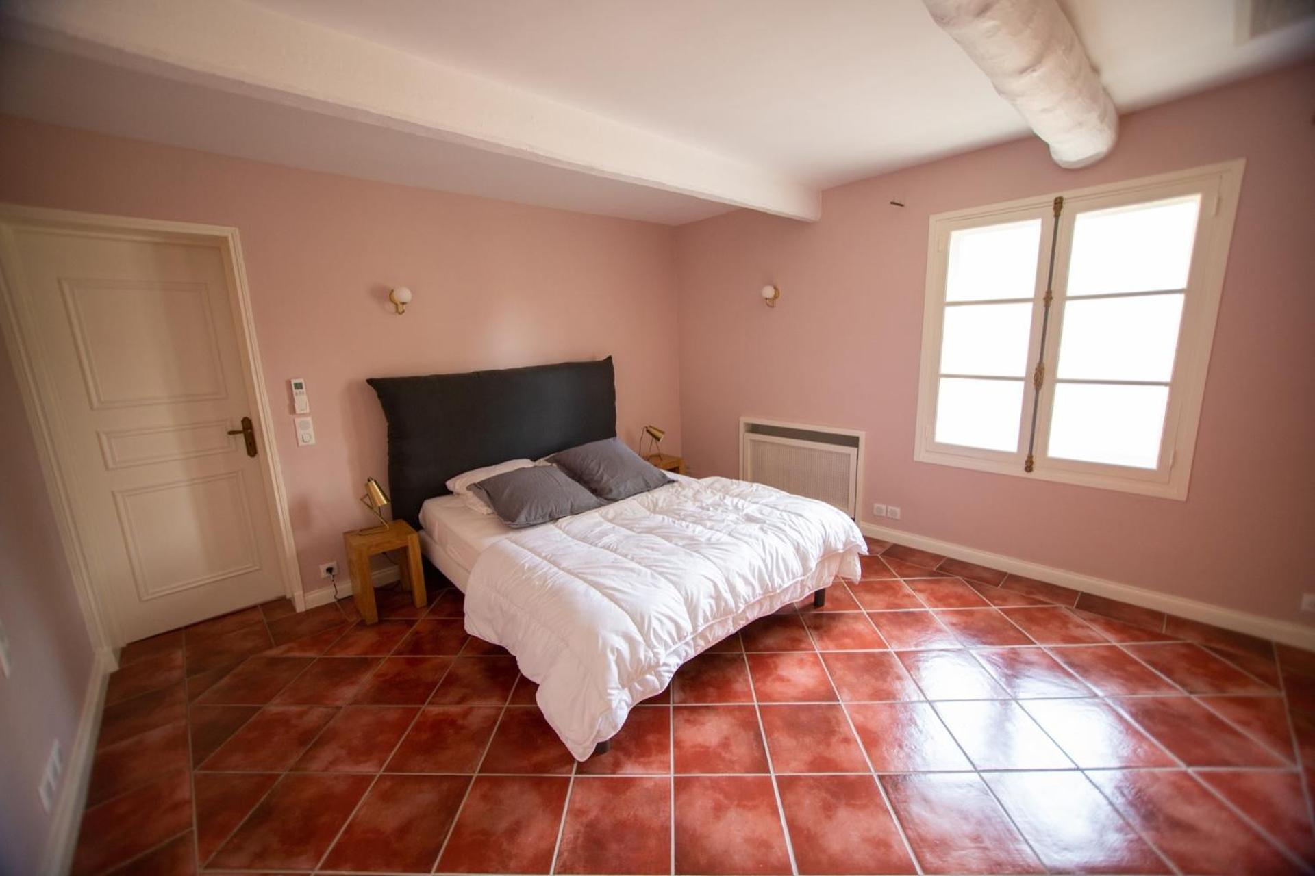 Les Frenes En Provence-Château Zen Avignon Quarto foto