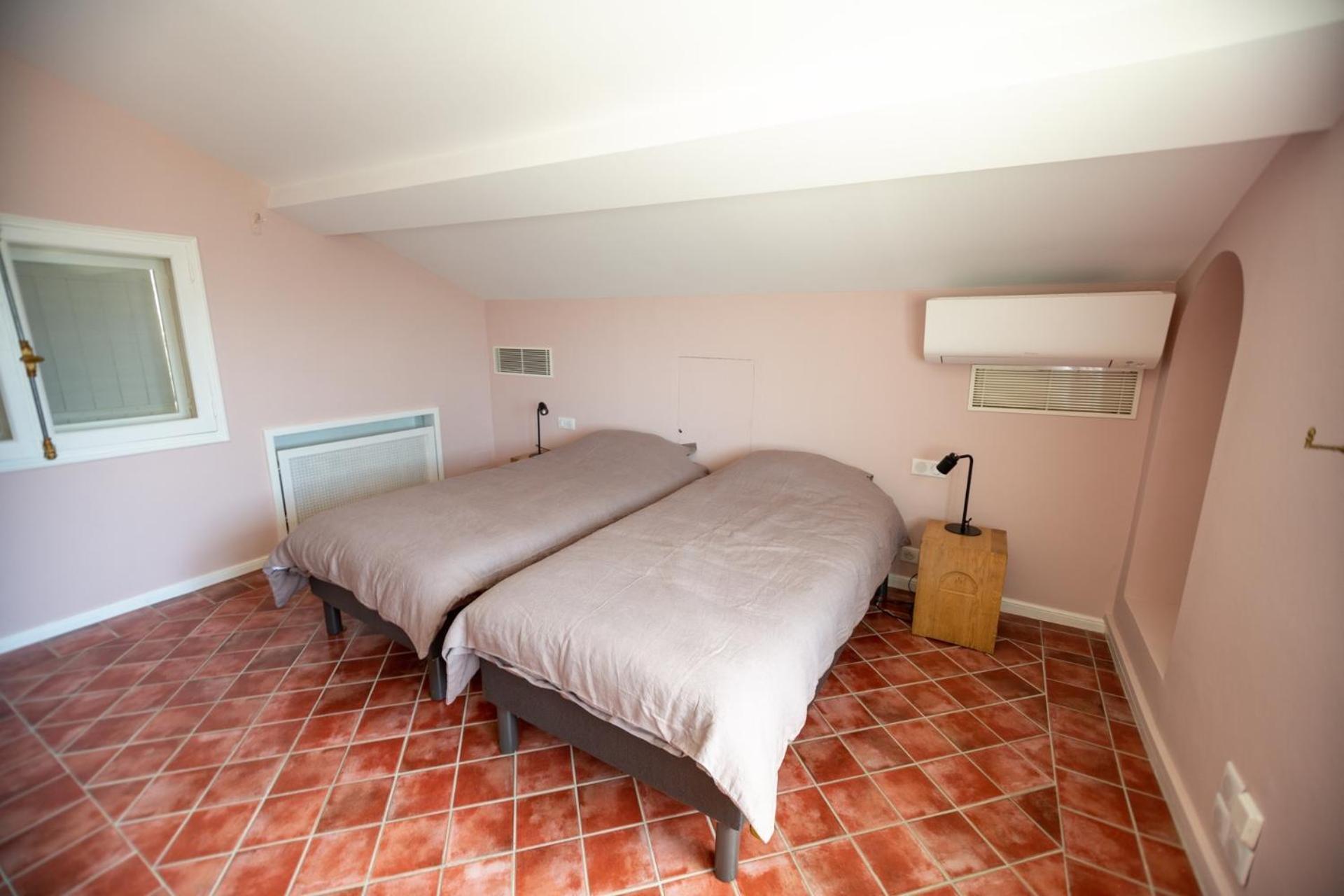 Les Frenes En Provence-Château Zen Avignon Quarto foto
